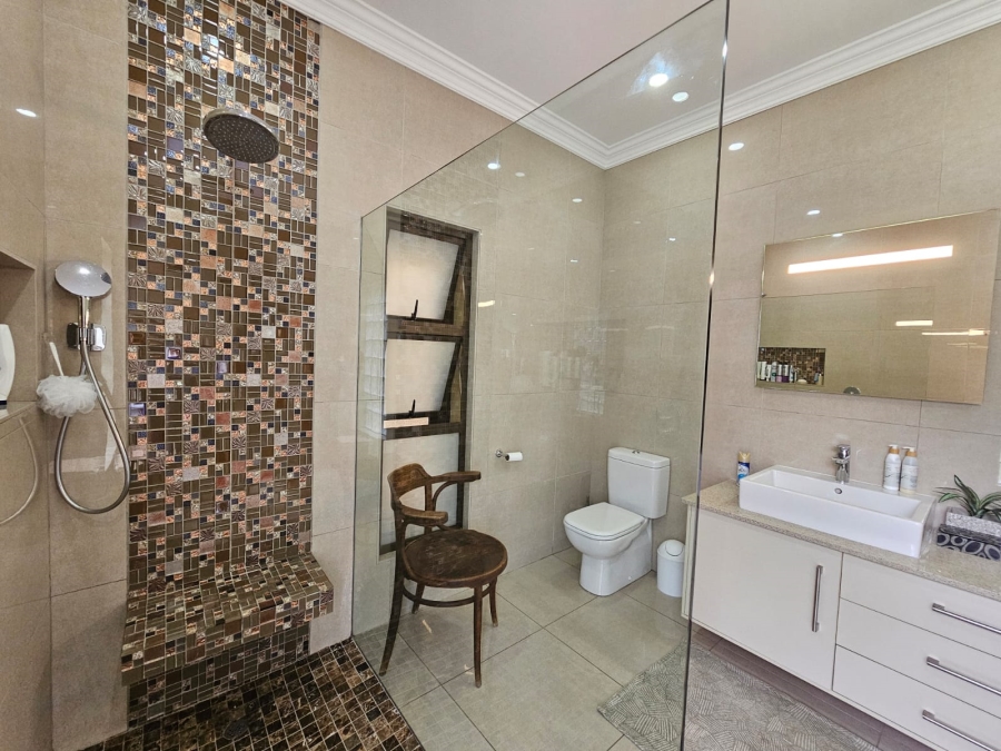 5 Bedroom Property for Sale in Jim Fouchepark Free State